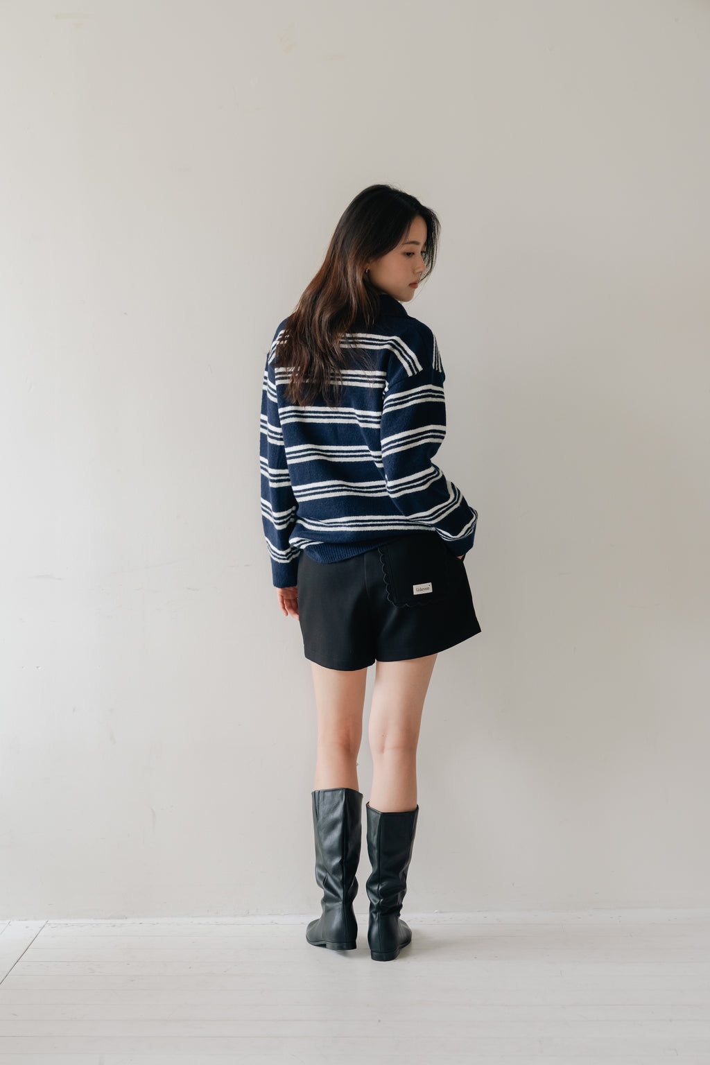 Back Frill Shorts-BLACK