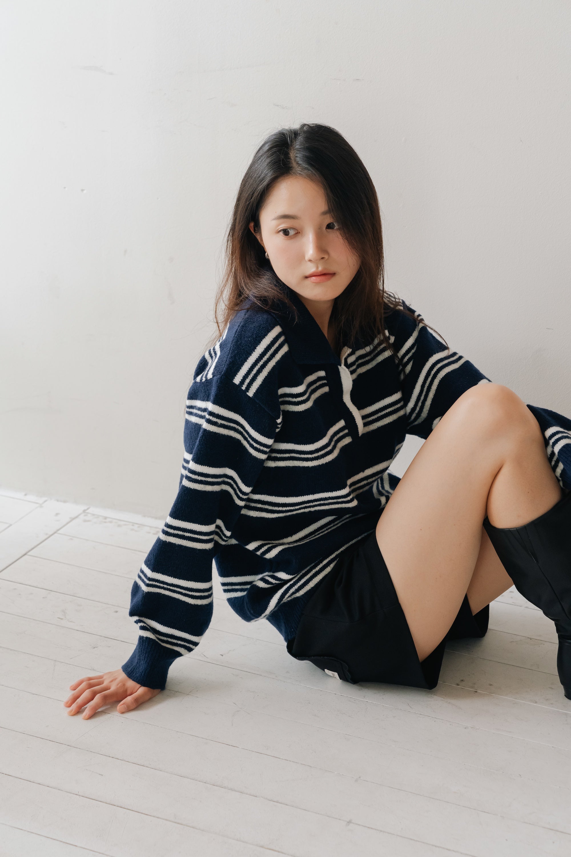 Back Frill Shorts-BLACK