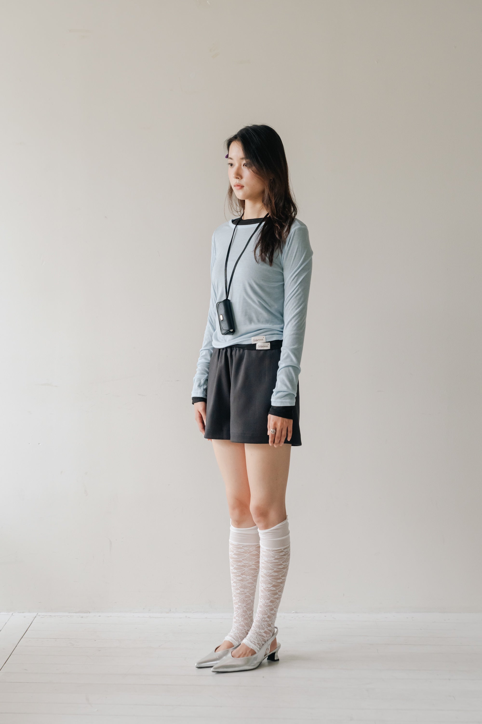 Layered basic tops		-BLUE