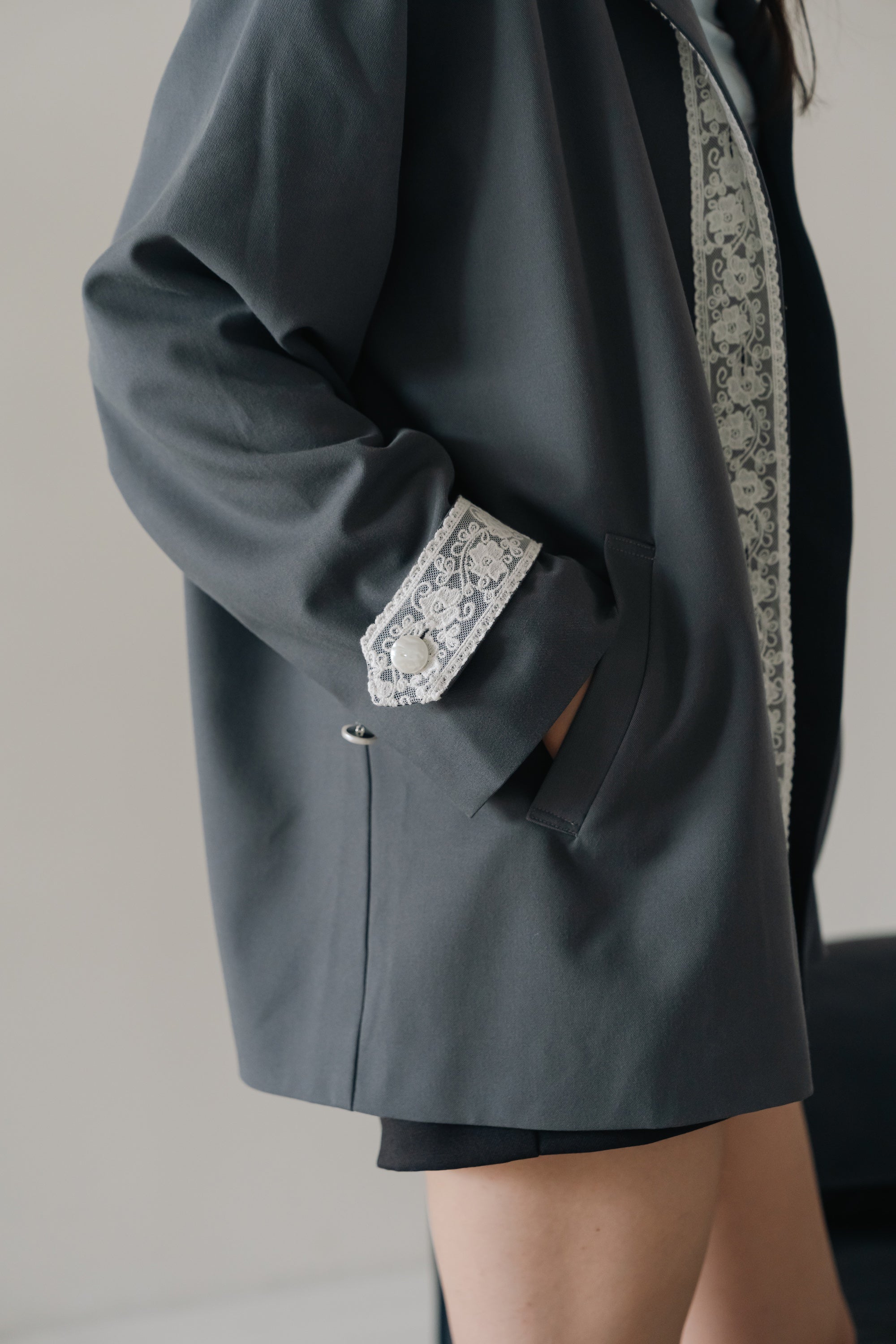 Lace Volume Coat-GREY
