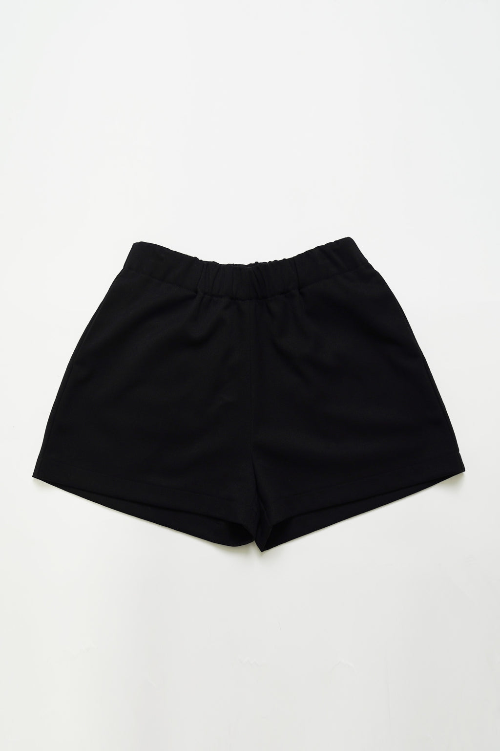 Back Frill Shorts-BLACK