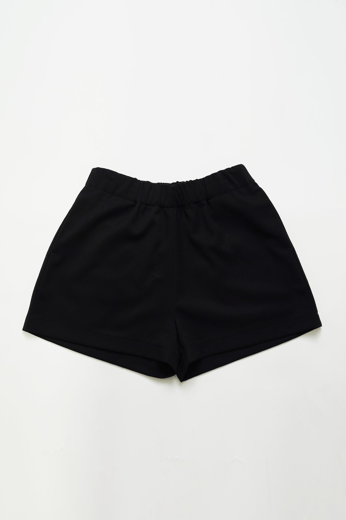 Back Frill Shorts-BLACK
