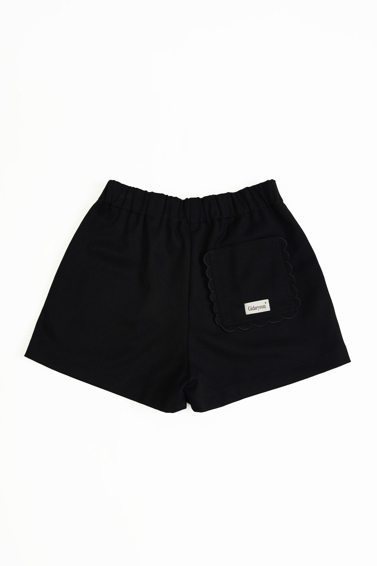 Back Frill Shorts-BLACK